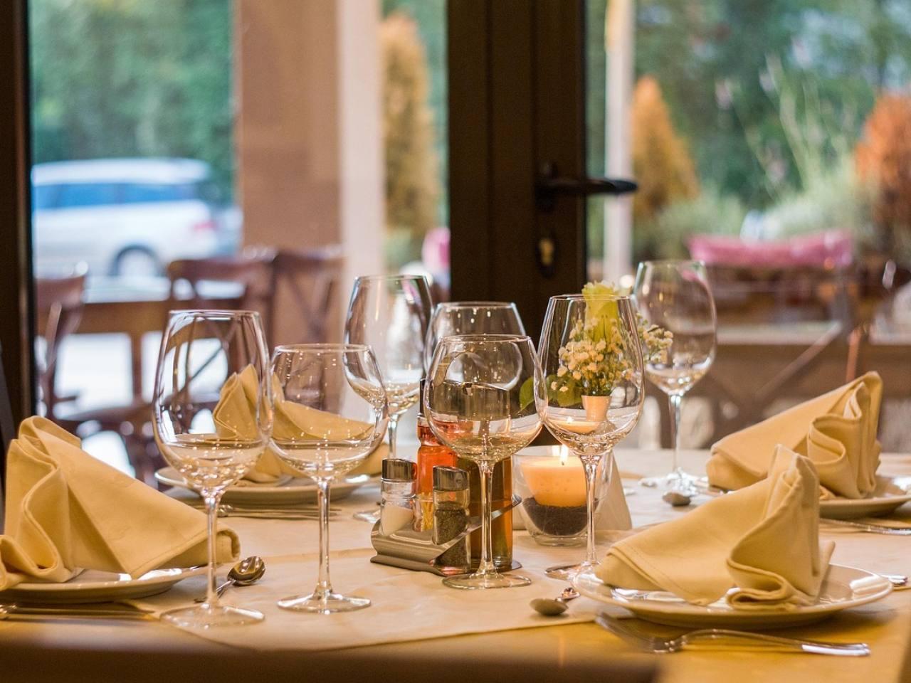 Degustazione al tavolo lungo